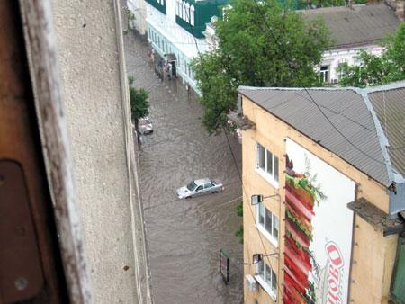 Новый Регион: В первый день лета Симферополь завалило градом (ФОТО, ВИДЕО)