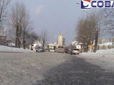Новый Регион: Снежный ''Армагеддон'' в Екатеринбурге: 1,6 тысячи ДТП, колеи на дорогах и огромные сугробы вместо обочин и парковок