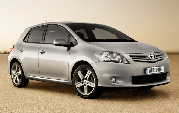 Toyota обновляет Auris - Toyota