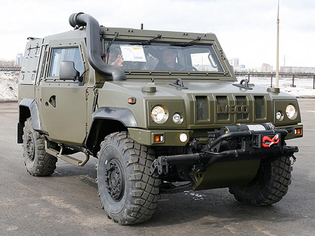 Россия может оказаться от производства броневиков IVECO LMV M65  - КАМАЗ