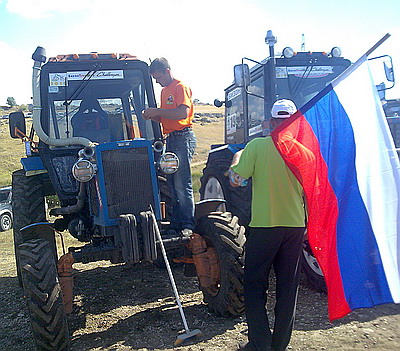 Новый Регион: В Крыму второй раз состоялись гонки на тракторах (ФОТО)