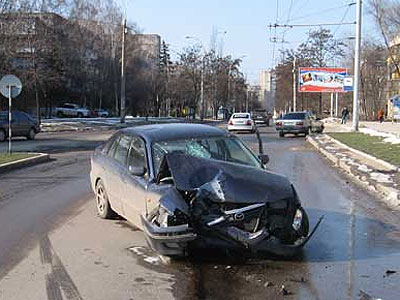 Новый Регион: В Тирасполе автомобиль протаранил электроопору