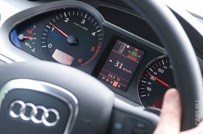 Новая система Audi распознает сигнал светофора - Audi