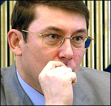 Луценко временно отстранил начальника Департамента ГАИ С.Коломийца от выполнения служебных обязанностей - ГАИ