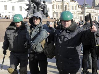 Новый Регион: Во Владивостоке задержаны журналисты, снимавшие акцию протеста автомобилистов