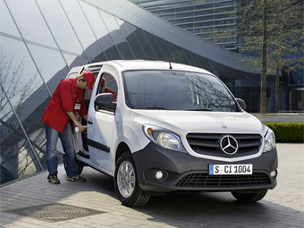 Mercedes-Benz представил развозной фургон на базе Renault - Mercedes-Benz