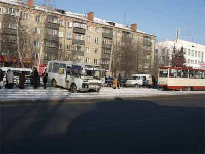 Новый Регион: В Челябинске за несколько часов произошло 2 ДТП с участием маршрутных такси (ФОТО)