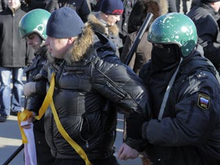 Новый Регион: Во Владивостоке задержаны журналисты, снимавшие акцию протеста автомобилистов