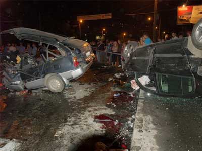 Новый Регион: В Челябинске произошла страшная авария с участием четырех автомобилей, погибло пять человек (ФОТО)