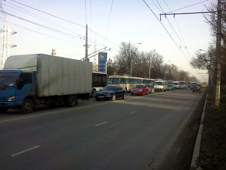Новый Регион: В Симферополе из-за аварии на светофоре образовалась километровая пробка (Добавлены ФОТО)