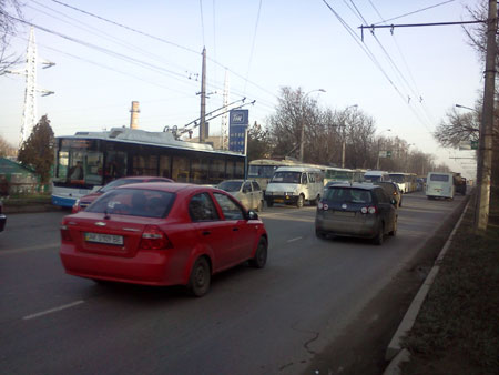 Новый Регион: В Симферополе из-за аварии на светофоре образовалась километровая пробка (Добавлены ФОТО)