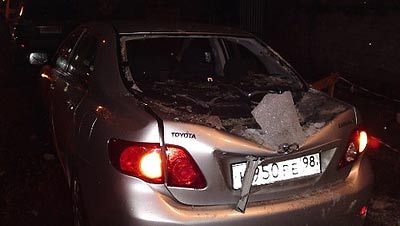 Новый Регион: Петербургские коммунальщики разбили тысячи машин во дворах (ФОТО)