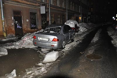 Новый Регион: Петербургские коммунальщики разбили тысячи машин во дворах (ФОТО)