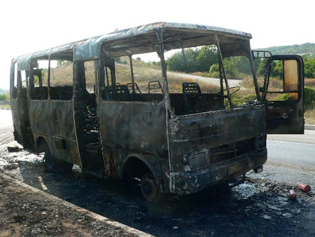 Новый Регион: Под Севастополем сгорел экскурсионный автобус (ФОТО)