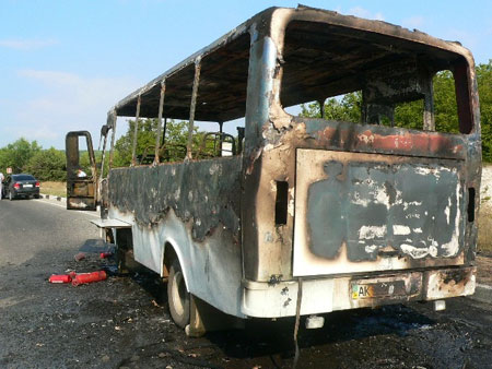 Новый Регион: Под Севастополем сгорел экскурсионный автобус (ФОТО)