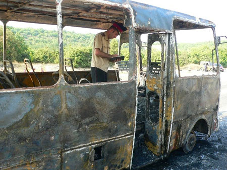 Новый Регион: Под Севастополем сгорел экскурсионный автобус (ФОТО)