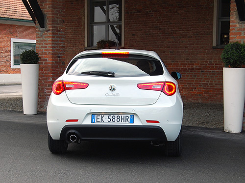 Тест-драйв Alfa Romeo Giulietta TCT: Вопреки Шекспиру