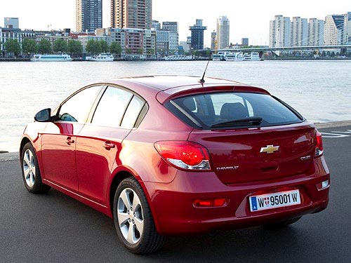 В Украине стартовали продажи Chevrolet Cruze в кузове хетчбэк. Подробности о новинке - Chevrolet