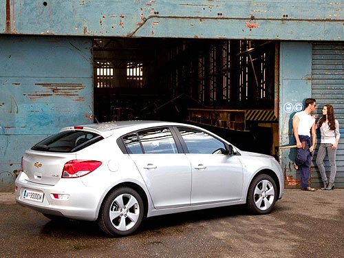 В Украине стартовали продажи Chevrolet Cruze в кузове хетчбэк. Подробности о новинке - Chevrolet