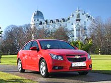 При покупке Chevrolet Cruze экономия составляет до 7 000 грн. - Chevrolet