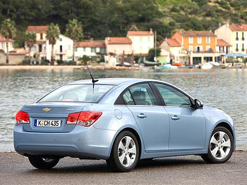 При покупке Chevrolet Cruze экономия составляет до 7 000 грн. - Chevrolet