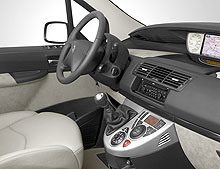 Citroen представил обновленный С8 - Citroen