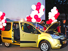 В Украине отпраздновали 90-летие Citroen - Citroen
