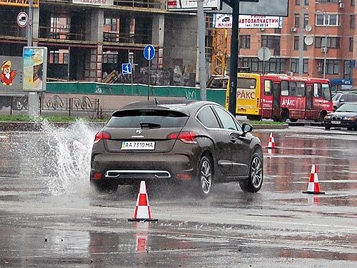 Citroen в Украине намерен занять 20% в премиальном сегменте С - Citroen