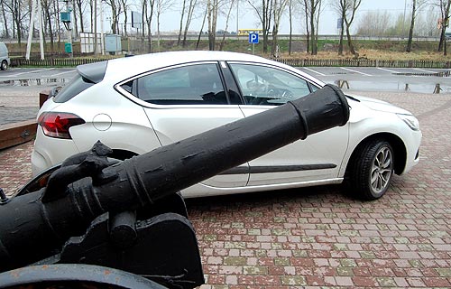 Citroen в Украине намерен занять 20% в премиальном сегменте С - Citroen