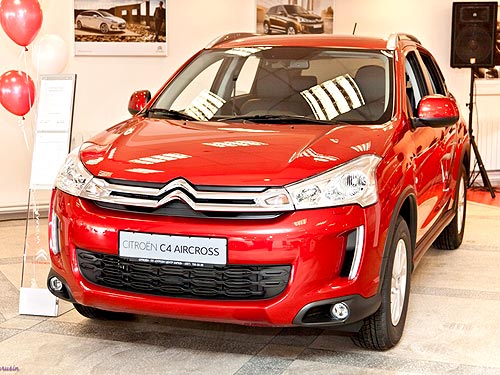 В Харькове открылся автоцентр Citroen и презентованы две новые модели - Citroen
