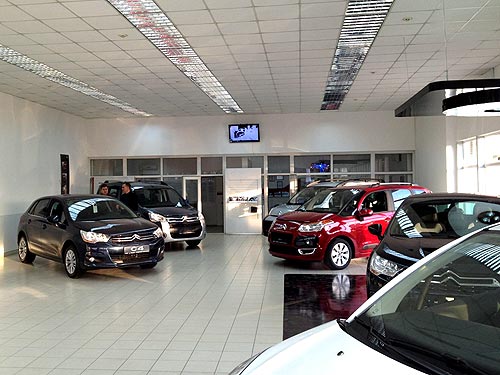 В Луганске открылся обновленный дилерский автоцентр Citroen - Citroen