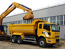 Тест-драйв самосвалов Ford Cargo 3530D с двумя типами кузовов - Ford