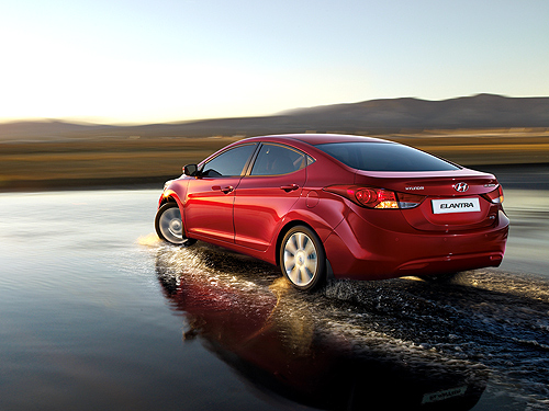 Hyundai стал лидером продаж среди иномарок в 2011 году - Hyundai