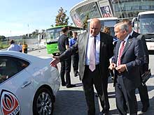 Hyundai и ФК «Шахтер» отметили год партнерства продлением контракта и новым автобусом - Hyundai