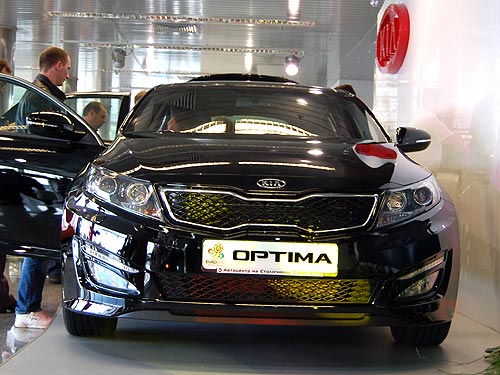 Первые пять автомобилей КІА Optima в Украине были проданы «своим» - KIA