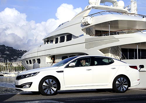 Тест-драйв KIA Optima: наперегонки с Ferrari