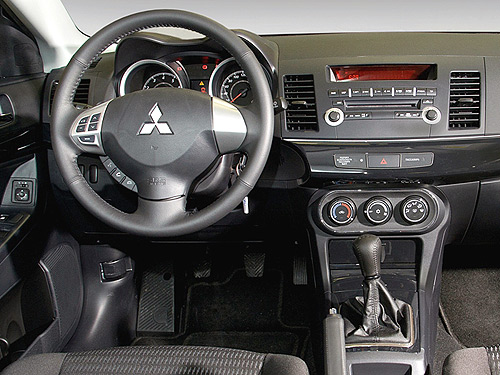 В Украине стартовали продажи обновленного Mitsubishi Lancer X с двигателем 1.6 л - Mitsubishi
