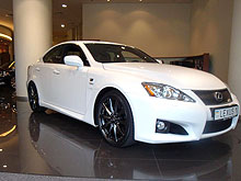 Британские полицейские пересели на "заряженные" Lexus IS-F - Lexus