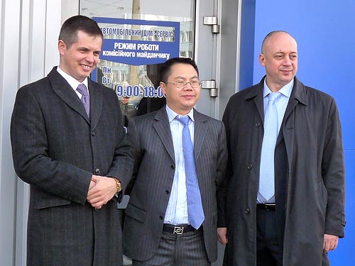 Lifan открыл в Киеве первый автоцентр нового формата - Lifan
