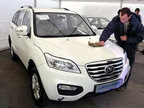Lifan представил в Украине первый бюджетный кроссовер - Lifan