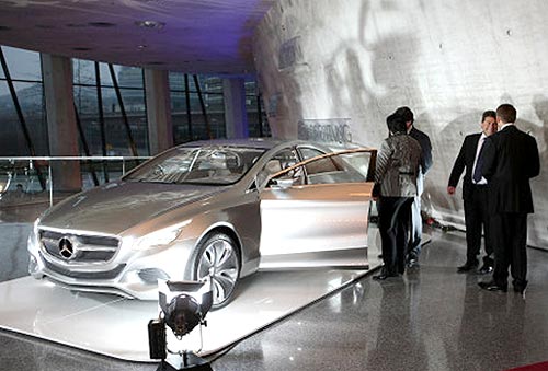 Как Mercedes-Benz отметил 125-летний юбилей создания автомобиля - Mercedes-Benz