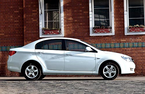 MG представит на SIA 2012 новый доступный седан - MG