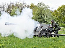 В Киеве воссоздали бой 1945 года с помощью реальной техники - техник