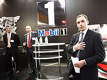 На Столичном Автошоу Mobil1 показал гоночный Vodafone McLaren Mercedes MP4-24 - Mobil