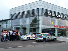 В «АвтоАльянсе» разрисовали 17 автомобилей Nissan - Nissan