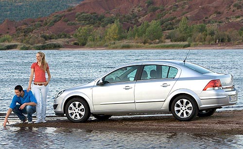 Opel ликвидирует дефицит Astra Classic в Украине - Opel