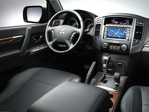 В Украине стартовали продажи обновленного Mitsubishi Pajero Wagon - Mitsubishi