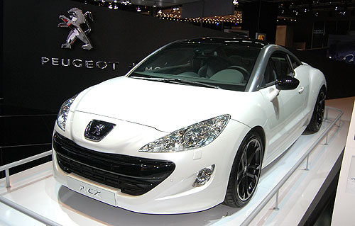 Peugeot представил первый в мире кроссовер с гибридным дизельным двигателем и будущий стиль новых моделей - Peugeot