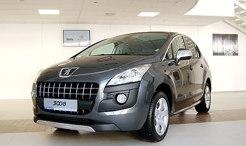 Для покупателей Peugeot 3008 действует выгодное предложение к Новому году - Peugeot