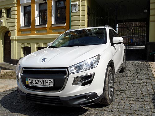 Тест-драйв Peugeot 4008: раздвоение личности